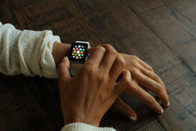 Load image into Gallery viewer, 5 Free Apple Watch Mockups