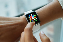 Load image into Gallery viewer, 5 Free Apple Watch Mockups